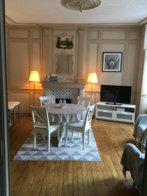 EGLANTINE APPARTEMENT CENTRE HISTORIQUE DE DINAN